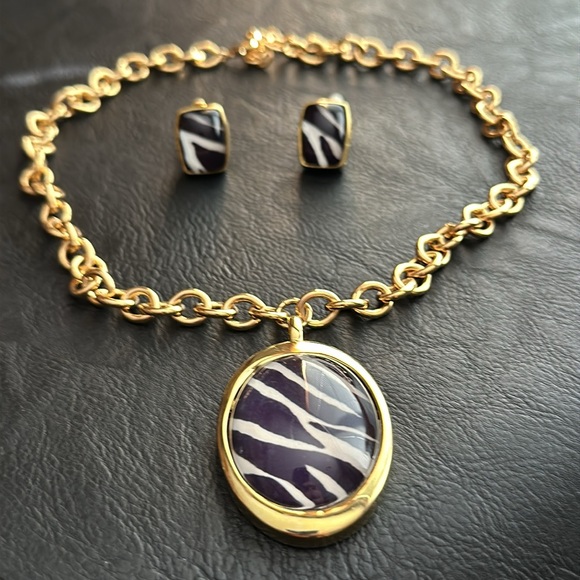 Joan Rivers Signed Classics Zebra Animal Print Necklace & Earrings Jewelry Set - Picture 7 of 8